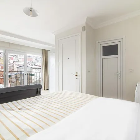 Studio Flat With Terrace In Balat Fatih Appartement Istanboel